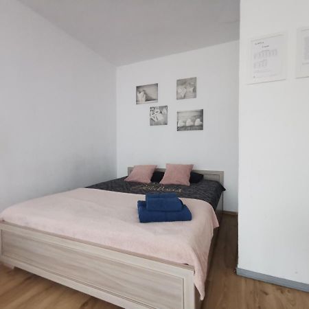 Kawalerka Z Balkonem 27 Apartman Częstochowa Kültér fotó
