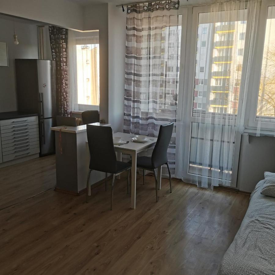 Kawalerka Z Balkonem 27 Apartman Częstochowa Kültér fotó