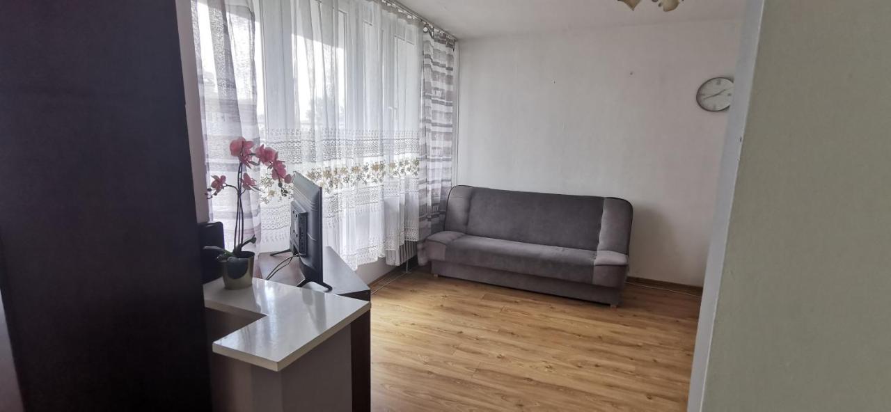 Kawalerka Z Balkonem 27 Apartman Częstochowa Kültér fotó