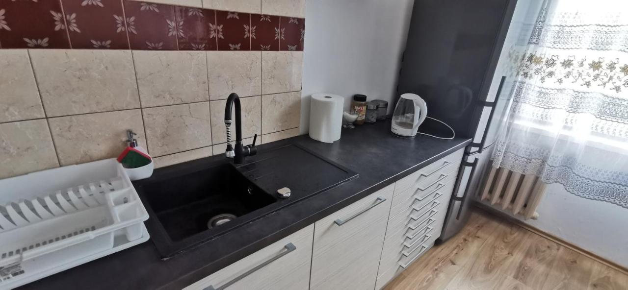 Kawalerka Z Balkonem 27 Apartman Częstochowa Kültér fotó