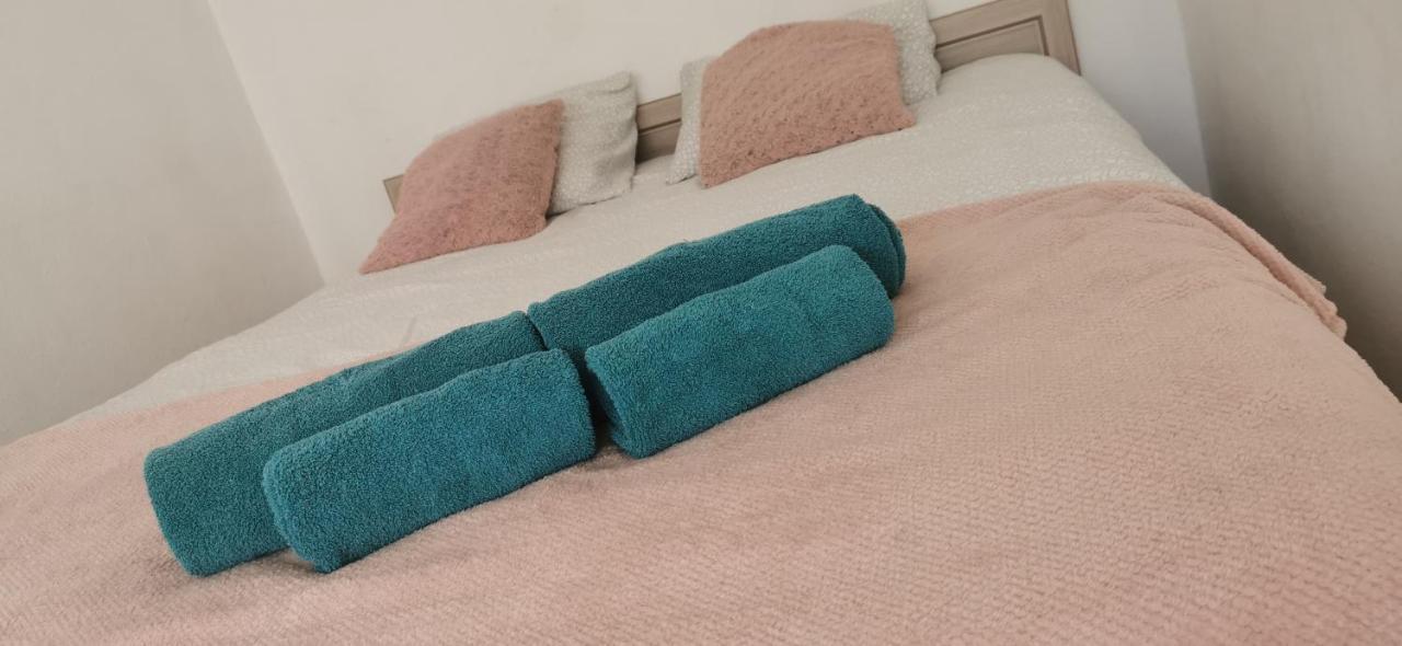 Kawalerka Z Balkonem 27 Apartman Częstochowa Kültér fotó