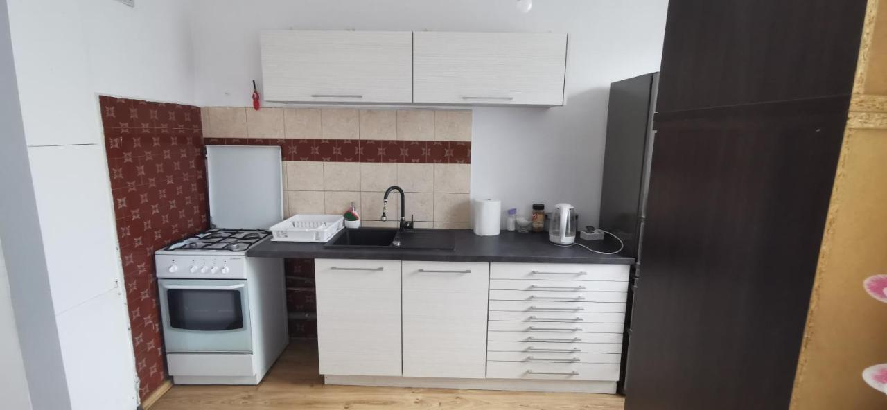 Kawalerka Z Balkonem 27 Apartman Częstochowa Kültér fotó
