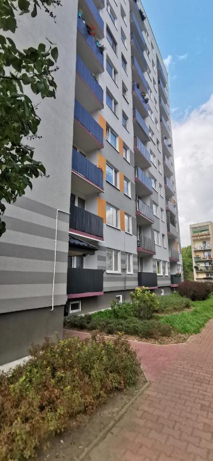 Kawalerka Z Balkonem 27 Apartman Częstochowa Kültér fotó