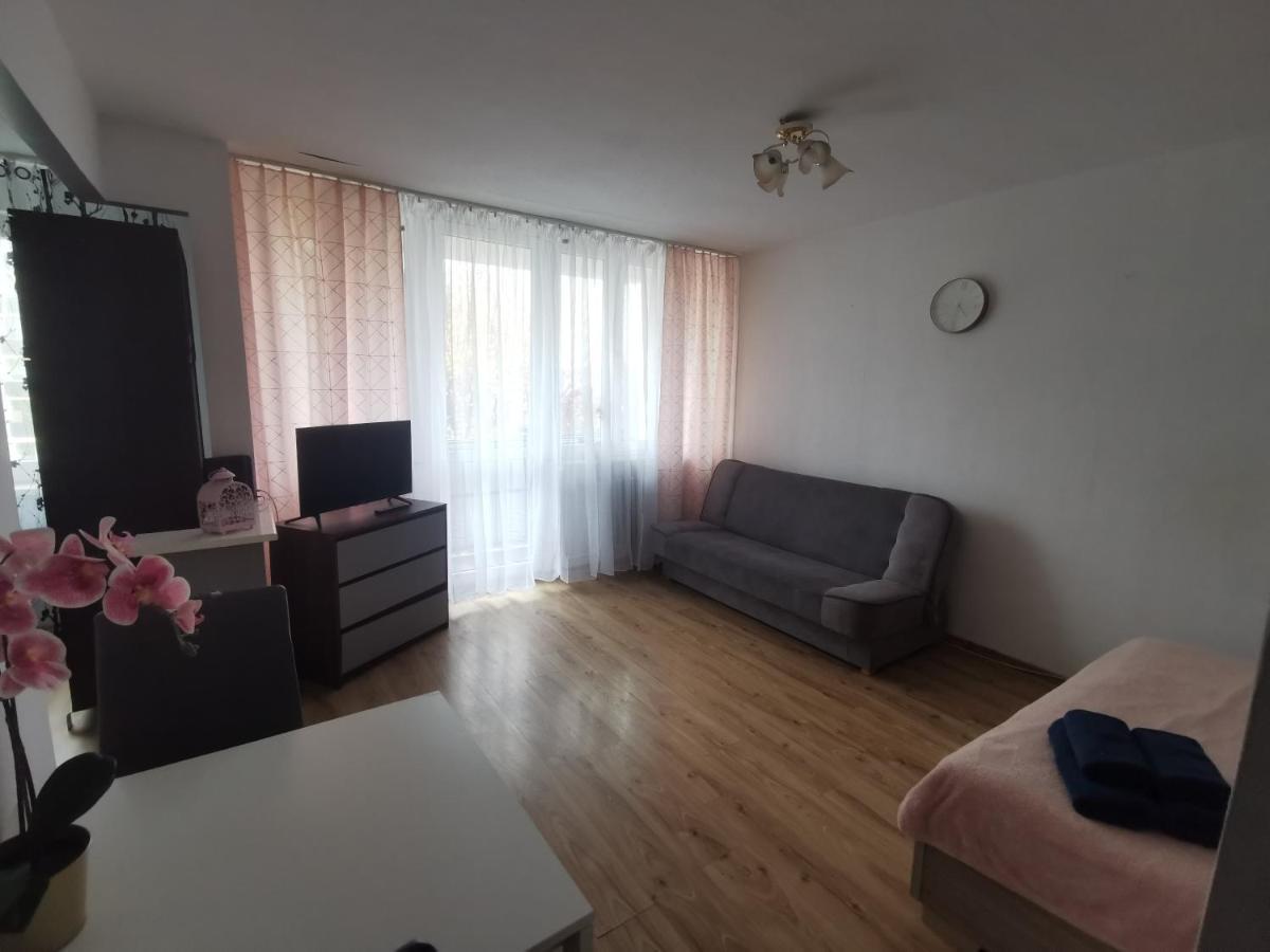 Kawalerka Z Balkonem 27 Apartman Częstochowa Kültér fotó