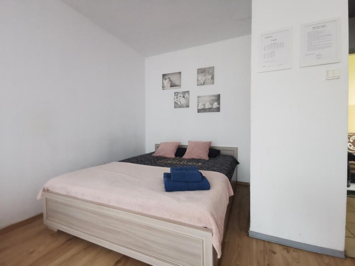 Kawalerka Z Balkonem 27 Apartman Częstochowa Kültér fotó