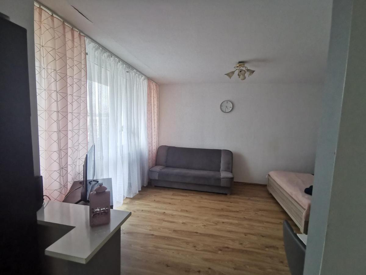 Kawalerka Z Balkonem 27 Apartman Częstochowa Kültér fotó