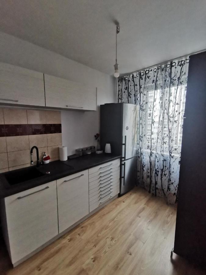 Kawalerka Z Balkonem 27 Apartman Częstochowa Kültér fotó